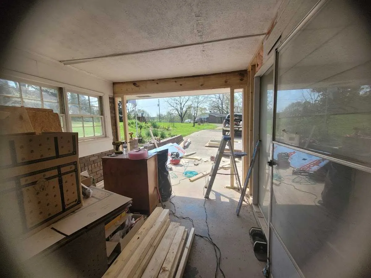 Air movers and dehumidifier for Drying & Dehumidification in Ladue